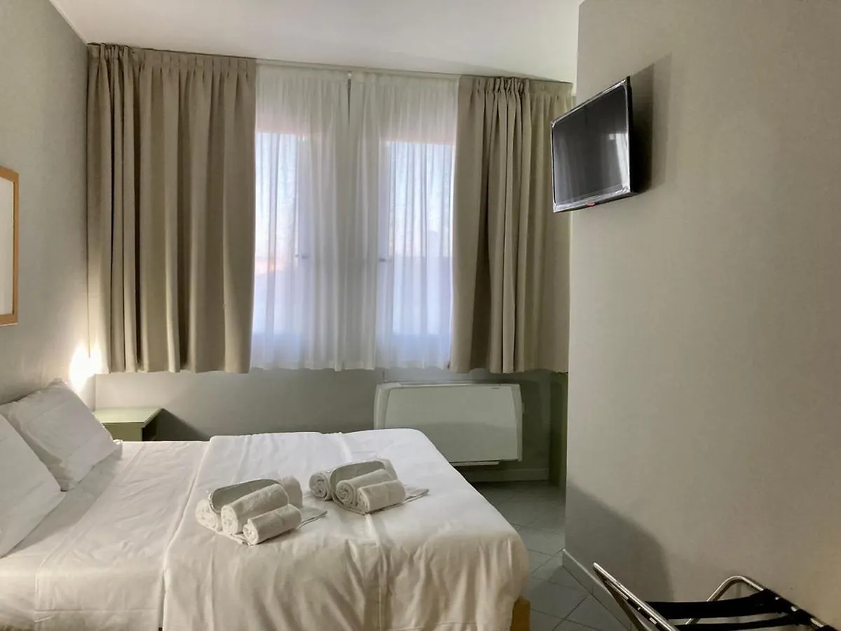 Hotel Primo カンピ・ビセンツィオ
